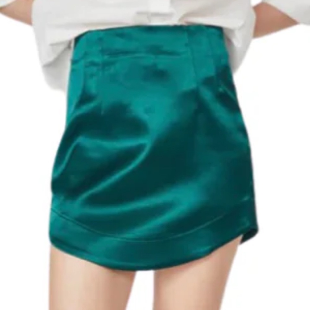 ‼️DELUC. ARYA Sleek High Waisted Mini Skirt